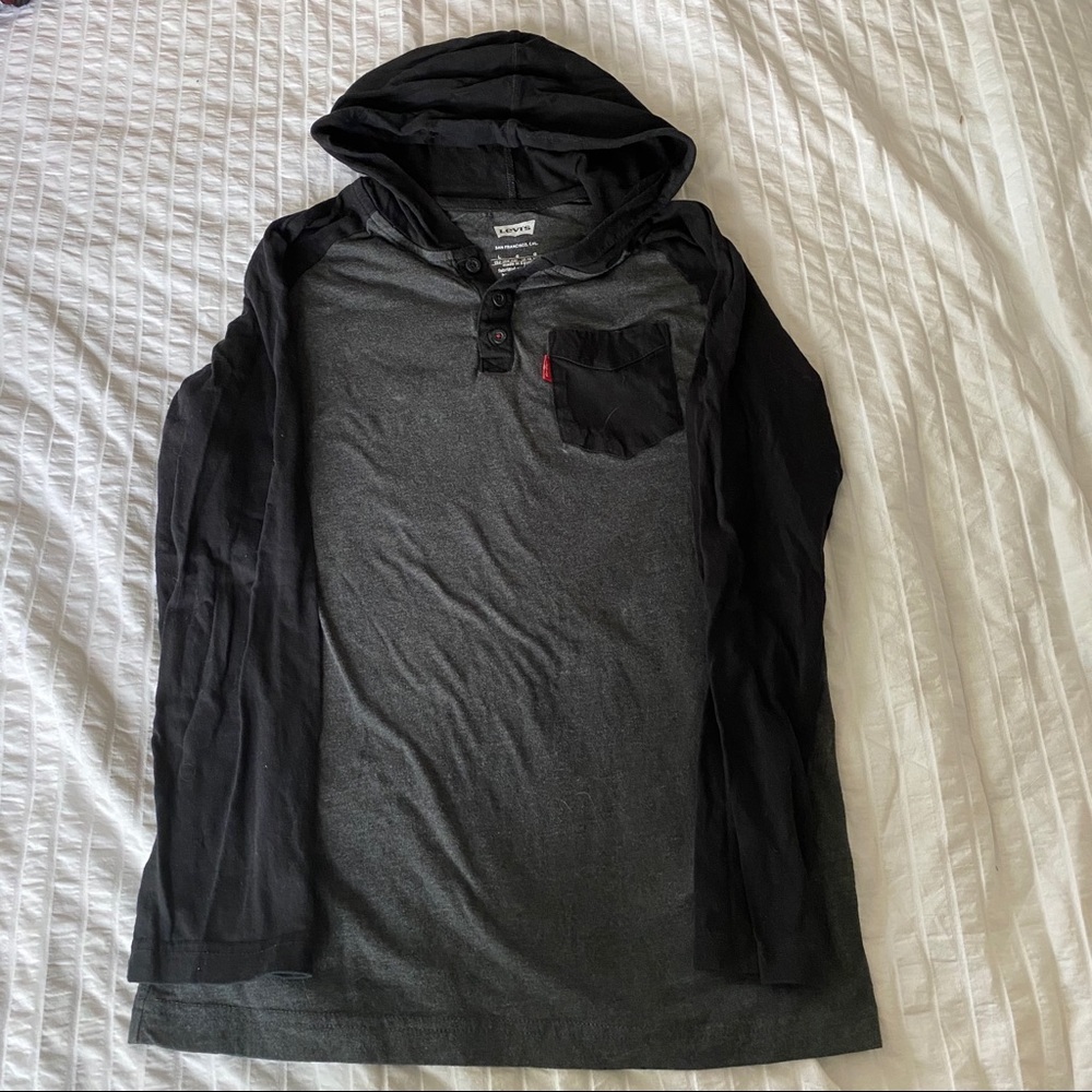 3/$15 - Bundle of 2 long sleeved hoodie t-shirts - Picture 5 of 7